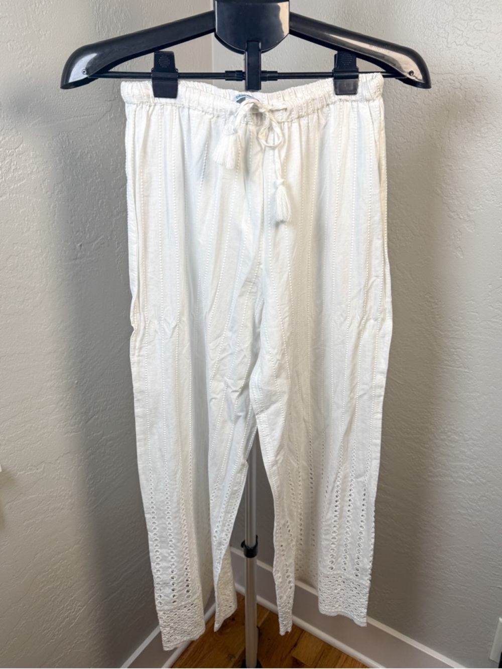 Blue Island Resort White Eyelet Hem Cotton Drawstring Elastic Waist Pants Size S